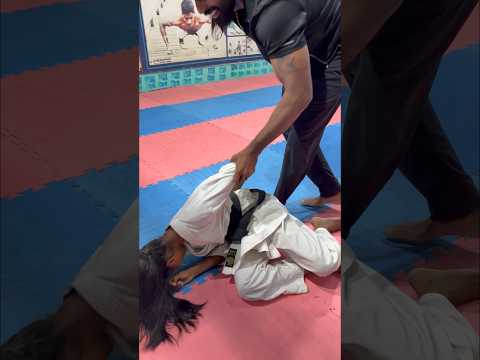 V KARATE | KICK DEFENCE FOR WOMEN |#selfdefense #kick #martialarts #karate #shorts #vkarate #india