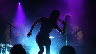 Video Elephant Woman de Blonde Redhead
