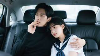 Ze hield 7 jaar van hem, hij liet haar in de bergen voor zijn eerste liefde. Nu smeekt hij.