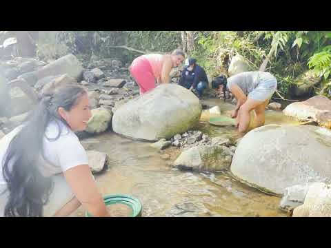 Mujeres Barequeras   Caracolí, Antioquia 4K