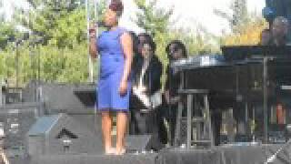 Ledisi sings what a wonderful world