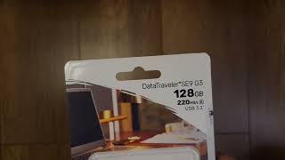 Kingston 512 GB DataTraveler SE9 Gen 3 Gold (DTSE9G3/512GB) - відео 1
