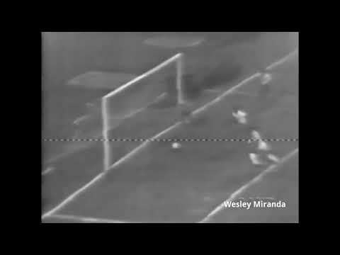 Santos 9 x 2 Bahia - 10/10/1968 - Pelé gol