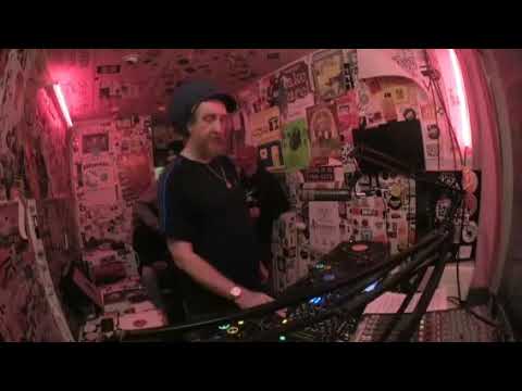 King Shiloh playing Jah Schulz & Donovan Kingjay "Chanting"  Nov 2019