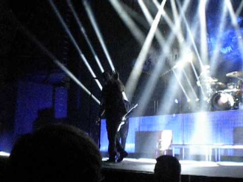 Thumbnail for Three Days Grace (with Matt Waslst) World so cold intro - live by Three Days Grace - World So Cold