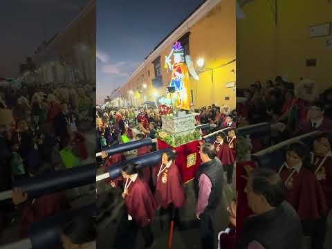 Señor de los Milagros con la Virgencita Candelaria del Socorro en el centro de la Ciudad de Trujillo