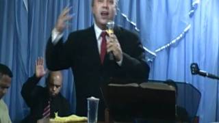 Pastor  Moacyr  Souza na Igreja Actos