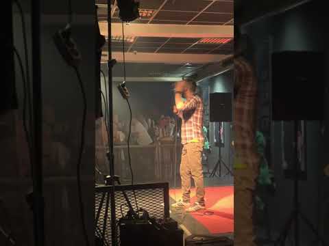 Neša Bridžis - kratak segment iz predstave "Muško ženski svet" -scena u bioskopu