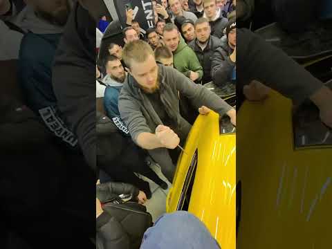 300,000 لمن يستطيع ثَقْب تندة السيارة