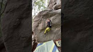 Video thumbnail de Problem 3 (Placa del bosc), 6b. Santa Fe del Montseny