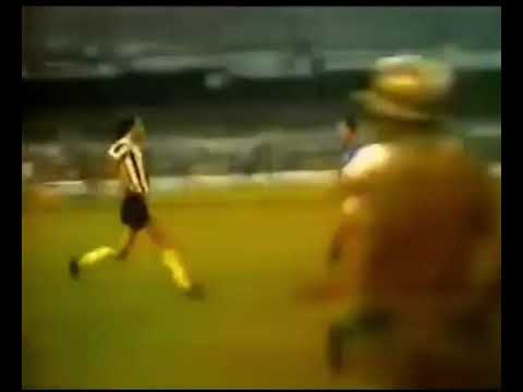 Carlos Alberto Seixas (Cruzeiro) - 11/12/1983 - Atlético-MG 1x4 Cruzeiro - 2 gols