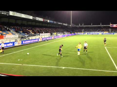 Alireza Jahanbakhsh wordt toegezongen