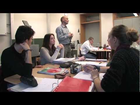 Forschendes Lernen im Mathematikunterricht: James Bond und Kurvenscharen