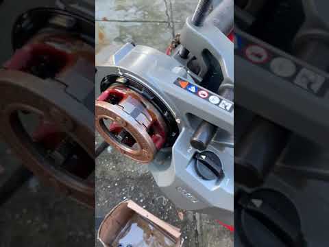 Milwaukee fuel tools m18 pipe threader easy to use. Like share and subscribe