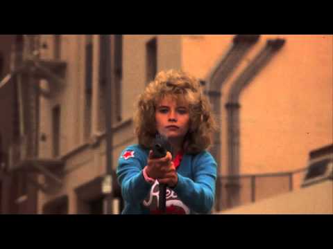 Valley Girl With A Machine Gun - Night Of The Comet (1984)