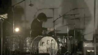 The Dead Weather - Hang You From The Heavens (live from the basement)