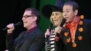 Danny Elfman, Catherine O&#39;Hara, &amp; Paul Reubens - Kidnap the Sandy Claws -Live - 10/31/15
