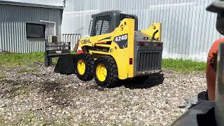 Gehl 4240 skid steer for sale - Image 4 | Machineryline ZM Gehl 4240 skid steer | Image 4 - Machineryline