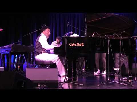 Nujazzy - Bobby Lyle feat. Mark Jaimes at 9. Mallorca Smooth Jazz Festival (2022)