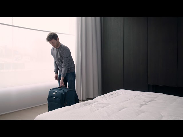 Spark SNG Expanderbar resväska med 4 hjul video 1