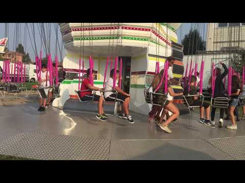 Andiamo alle giostre aiutooooooooo facciamo calcio in culo