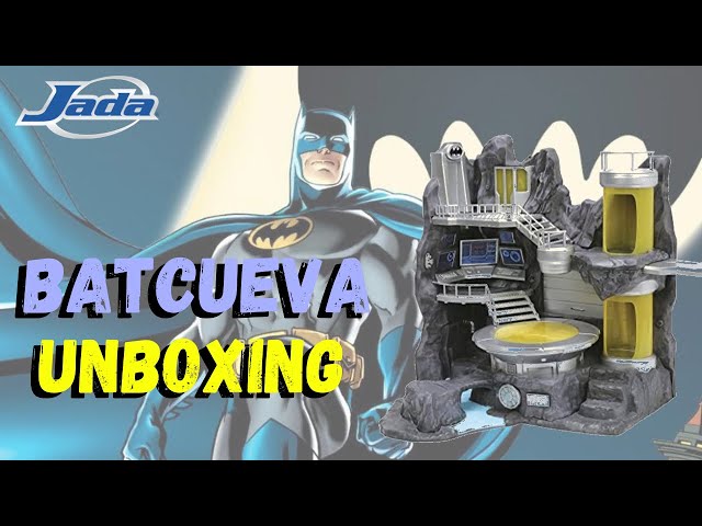 Vídeo relacionado con Jada- Batcueva con 6 Nanofiguras de Metal y 1 Figura Mediana, Plataforma con Luz, Puertas Correderas, Adecuado a Partir de 5 Años