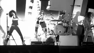 Shaka Ponk - Wanna Get Free + Twisted Mind [LIVE] MainSquare 2015