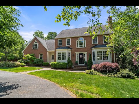 16 Bridle Path, Shrewsbury MA