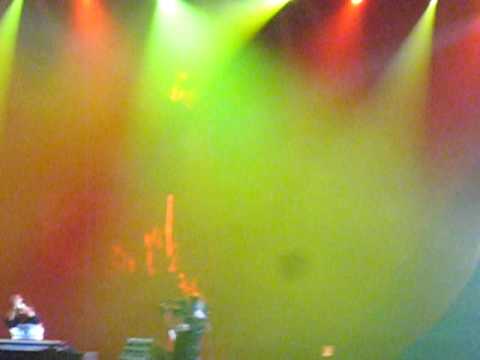 Bob Sinclar (World hold on) live au Grand Palais (Paris - Quicksilver Tony Hawk show)