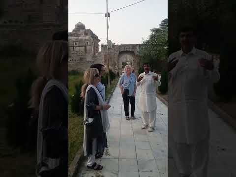Guide Shaking Malak Katas Raj