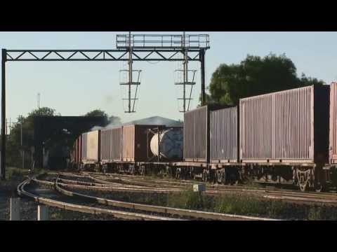 Extreme Trains Down Under: Intermodal Freight Train - PoathTV