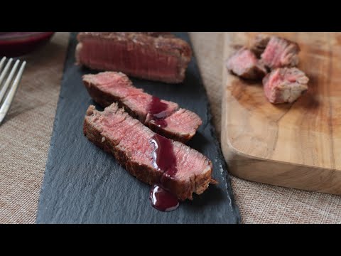 Filetto di Manzo a Cottura Media e Salsa di accompagnamento (Riduzione di Vino Rosso)