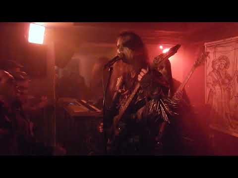 Frostlagte Mane. 19 September 2020. Razgruzka bar, Moscow.