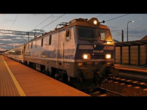 EP09-009 z bardzo długim 15-sto wagonowym IC 5606/7 Mieszko do Wrocławia Głównego.
