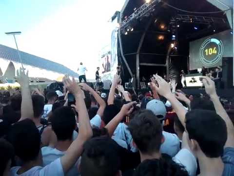 Reacción del público al 4×4 entre Invert y Walls