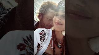 🎊😻🕛 Gwen Renée Stefani Shelton ⭐🤘🏻— Just a Girl by No Doubt (1995) 💙🎶 #notrebleatall