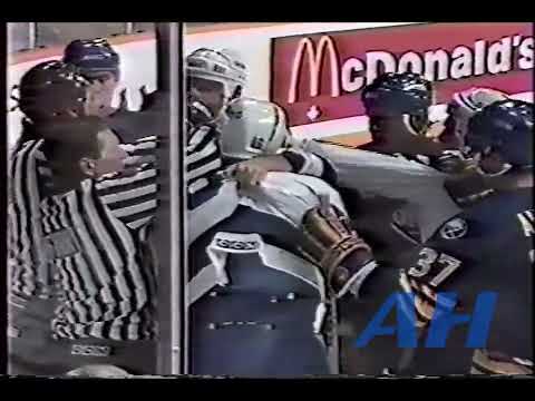 NHL Oct. 11, 1989 Toronto Maple Leafs v Buffalo Sabres (R) Ed Olczyk v Mike Foligno (R)