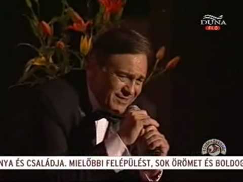 Egy régi nótát hoz Budáról át a szél - Farkas Bálint