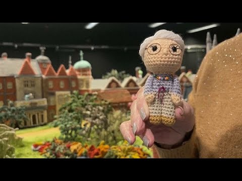 94-jährige Strick-Oma sucht neues Zuhause für ihre gestrickten Wahrzeichen