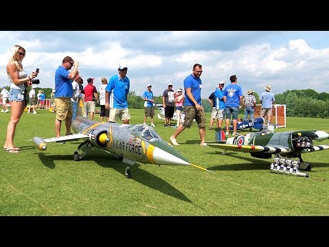 Starfighter F-104 meets Spitfire Mk IX at Joe Nall 2016