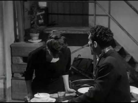 Tiberio Murgia e Claudia Cardinale - Dal film "I soliti ignoti" (1958)