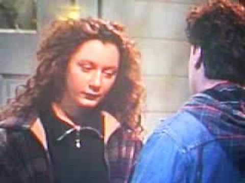 David/Darlene First Kiss