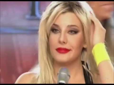 Charlotte y Alex Caniggia Cantan su canción siempre al Top Showmatch Bailando 2016