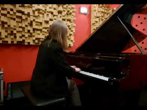 Zuzanna Makowska - Chopin Nocturne op. 10 no. 1, Beethoven Sonata in F minor op. 2 no. 1 (1st mov.)