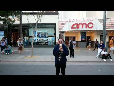 People just stopped when a lady started to sing on the street 🍀 Whitney Houston - I Have Nothing