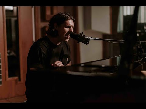 Jake Scott & Josie Dunne - "CWJBHN" (Live In Studio)