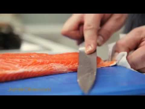 How To - skin a salmon fillet, from 'Jamie Does...'