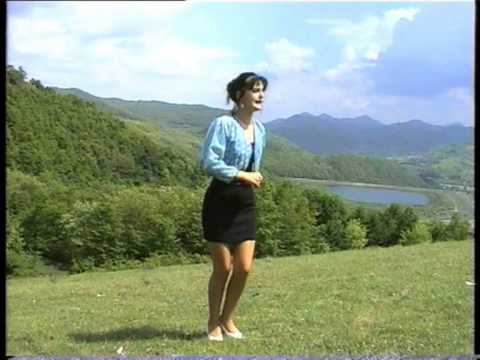 CLAUDIA VOLENTIR SI BUJOREL TULEA DE-I INTREBI PE BARBATEI