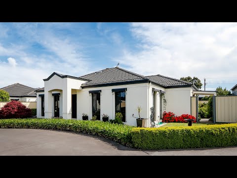 SUPERB TOWNHOUSE  6/10 Weir Street Sale