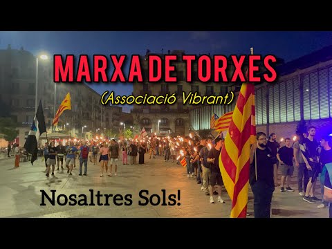 El jovent de Nosaltres Sols! fan la Marxa de Torxes